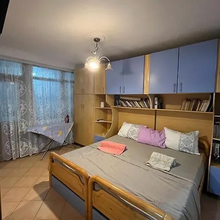 Cozy In Centre Apartment *